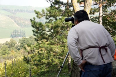 Ernesto incuriosito dal mio Zeiss Jena 15x50