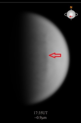 Venus latitudinal wave.jpg