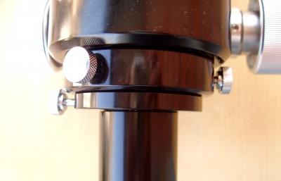 Riduttore del portaoculari del rifrattore AP 80/560: stringendo la vite la Barlow si inclina e la collimazione va a pallino.