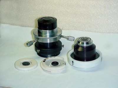 Due filtri per CO auto costruiti (a.n.=0,35), un condensatore CO a lente (a.n.=0,90) ed uno cardioide (a.n. = 1,47)